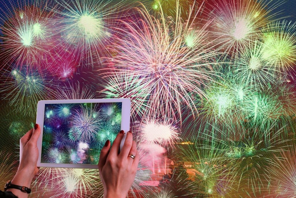 new year's day, sylvester, hand-4718101.jpg